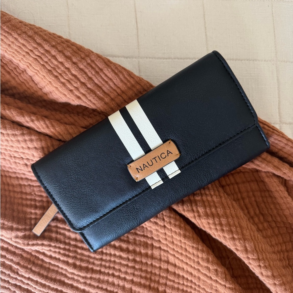NWOT Nautica Wallet